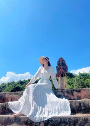 Đầm Maxi Phối Ren Cổ Vuông Trắng DT751