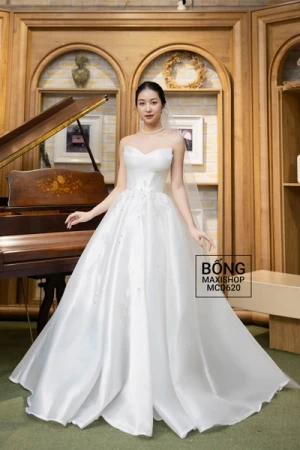 Váy cưới Organza cup ngực trắng điểm lông vũ MCD620