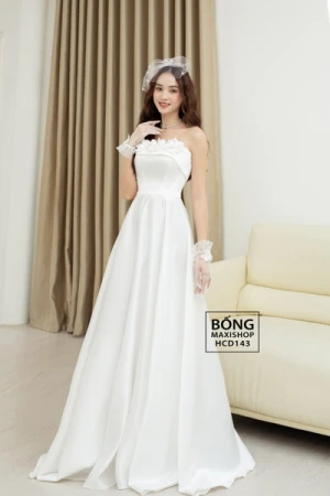 Váy cưới phi nhật trễ vai trắng viền hoa nổi gấm trắng HCD143T