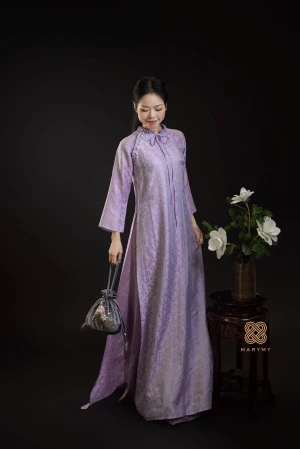 Áo Dài Cách Tân Khuê Vũ MARYMY Chất Liệu Gấm Cổ Xếp Ly Phối Nơ Và Ngọc Trai Thiết Kế Thanh Lịch