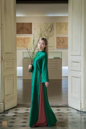 Áo Dài Cách Tân Lục Thi Chất Liệu Tơ Tằm Nha Sá Thiết Kế Cao Cấp Thanh lịch