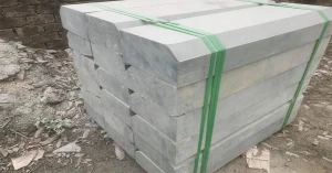 Đá bó vỉa xanh rêu 100x26×23 vát cạnh