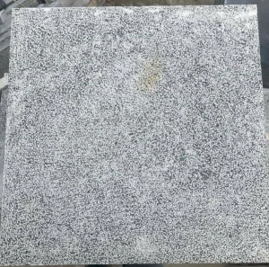 Đá xanh đen 30 30 dày 3cm băm toàn phần