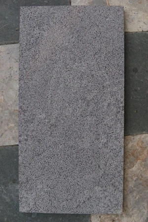 Đá xanh đen 30 60 dày 3cm băm toàn phần