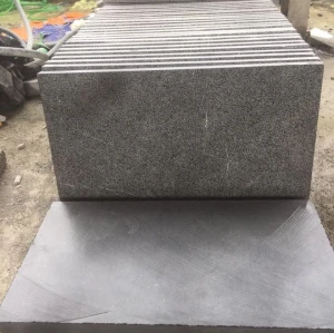 Đá xanh đen 30 60 dày 5cm băm toàn phần