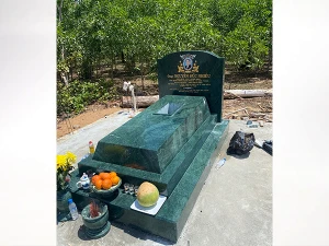 Mẫu mộ đá Granite xanh nguyên khối đẹp