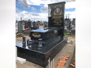 Mộ đá đen xà cừ na uy - mộ đá cao cấp