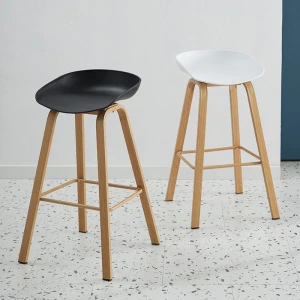 Ghế Bar Chân Sắt Giả Gỗ Nhập Khẩu