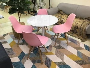 Bộ bàn Tulip 80cm và 4 ghế Eames màu hồng 6981