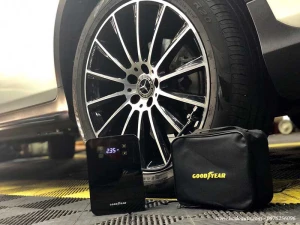 Bơm lốp ô tô GoodYear GY-3302 chính hãng