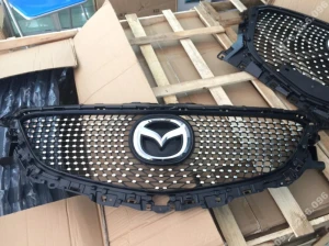 Mặt ca lăng sao rơi Mazda 3