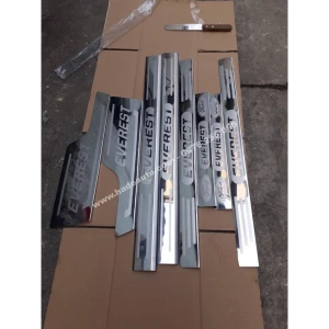 Nẹp bước chân trong ngoài Ford Everest - Đồ chơi - Phụ kiện xe hơi