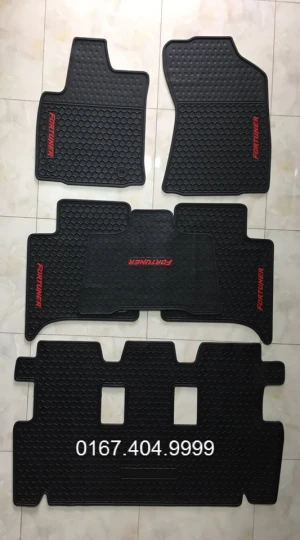 THẢM SÀN CAO SU THEO XE FORTUNER 17-18