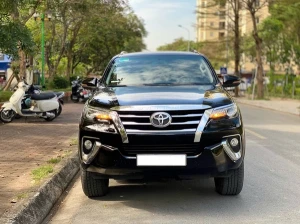 nhập khẩu nguyên chiếc siêu hiếm, toyota Fortuner 2.8 V dầu 2 cầu