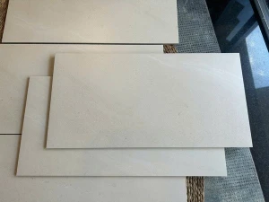 Gạch đá ốp lát màu kem beige