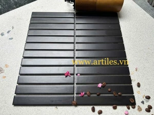 Gạch mosaic que đũa màu đen