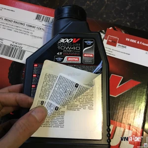 Dầu nhớt Motul 300v 4T 10W40 (1L) nhập khẩu nguyên chai Pháp