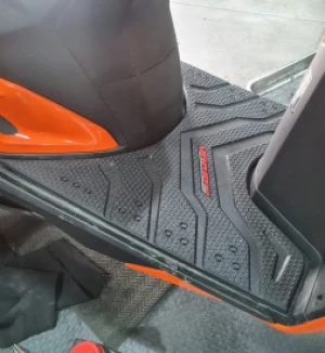 Thảm lót chân cao su cho Vario 160