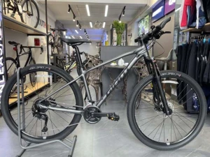 Xe đạp thể thao Giant ATX 830-2025