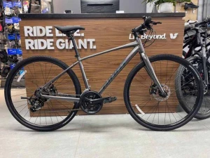 Xe đạp thể thao Giant Escape 2 2024