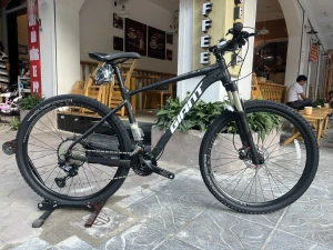 Xe đạp thể thao Giant XTC 820