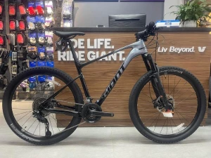 Xe đạp thể thao carbon GIANT XTC ADV 3 2024