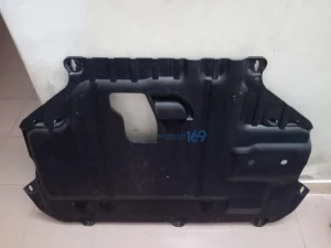 Chắn bùn gầm máy giữa Ford Focus 2010 2018 3M51R6P013AS