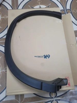 Ốp cua lốp sau trái Cx5 2018-2023