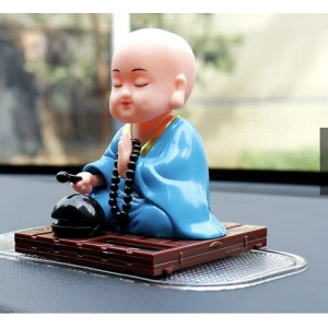 Tượng Chú Tiểu Gõ Mõ Dễ Thương Sử Dụng Năng Lượng Mặt Trời - MuCAR