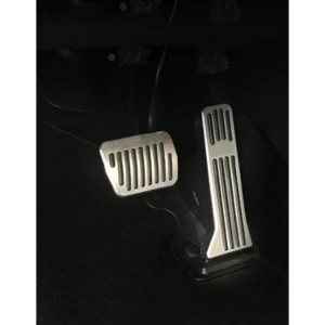 Bộ 2 Ốp Chân Ga Chân Phanh Xe MAZDA 2, 3, 6, CX5, CX3 , CX8 chịu lực tốt, bám chân, tăng ma sát