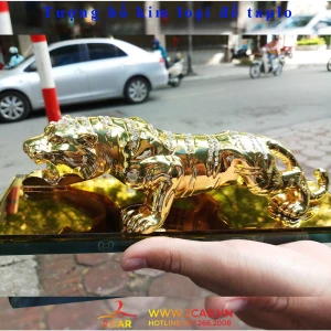 Mã 12LSSALE giảm 100% đơn 50k Tượng hổ vàng trang trí taplo ô tô