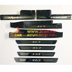 Ốp bậc chân, Nẹp bước chân xe SUZUKI XL7 2019- 2022 mẫu titan cao cấp