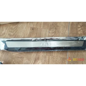 Ốp Bậc Chân Ngoài Xe HYUNDAI I10 HATCHBACK 2014-2021, chất liệu NHỰA CÓ ĐÈN LED