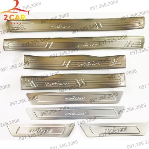 Ốp bậc chân trong, ngoài xe Toyota Wigo 2018-2021 chất liệu INOX