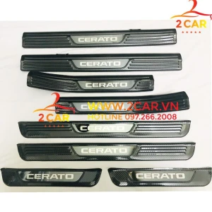 Ốp bậc cửa, nẹp bước chân trong, ngoài CARBON xe Kia Cerato 2019- 2021 vân cacbon cao cấp