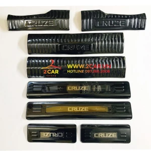 Ốp bậc cửa, nẹp bước chân trong, ngoài Xe Cruze 2009- 2010- 2017- 2020 mẫu titan cao cấp