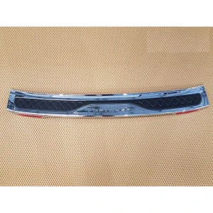 Ốp Chống trầy cốp ngoài xe Fortuner đời 2017- 2021, 2022- 2023 hàng cao cấp Mẫu nhựa 3D NHIỀU INOX