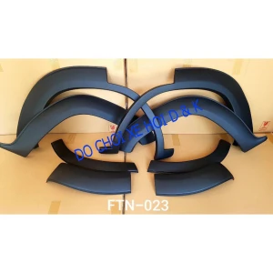 Ốp Cua Lốp Fortuner 2017- 2022, 2023 nhựa đen cao cấp cá tính , bảo vệ , trang trí xe