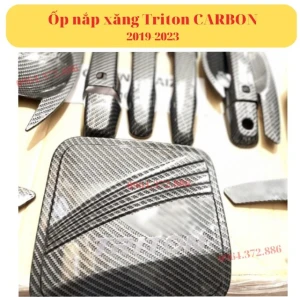 Ốp nắp bình xăng CARBON xe Triton 2019-2020-2021-2022-2023 vân cacbon cao cấp