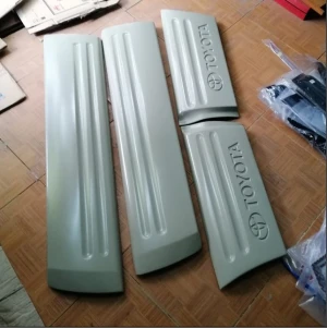 Ốp nẹp sườn, hông xe Toyota Fortuner đời 2006 - 2015 hàng mộc chưa sơn