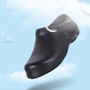 Giày Bảo Hộ Bếp HESTIA Chuyên Dụng Siêu Nhẹ, Chống Trượt, Mang Cực Êm Chân