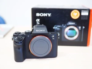 Máy ảnh Sony A72 (A7ii) lướt (98%)