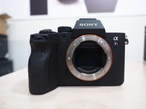 Máy ảnh Sony A7R4 lướt (98%)