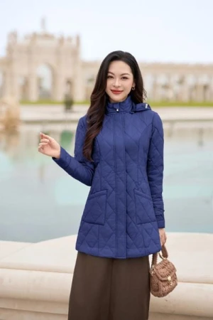 Áo phao nữ dáng lửng Believe có mũ lõi bông siêu nhẹ giữ ấm chống xô