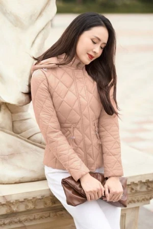 Áo phao nữ dáng ngắn Cozy chần bông giữ ấm, chống xô