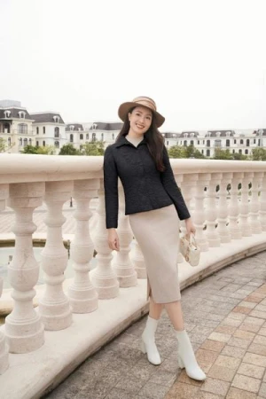 Áo phao nữ Hope dáng ngắn chần trám chống xô bông, xẻ sau tạo kiểu