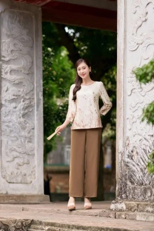 Bộ pháp phục đi chùa chất lụa cổ tròn xẻ sườn thanh lịch Cardina