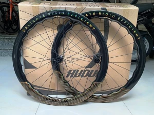 Bộ Vành (bánh) xe đạp đua DELICATE gợn sóng, thắng dĩa center lock - Full Carbon, mới 100% (còn TEM BẠC)