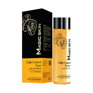 Nước cân bằng da Magic Skin - Daily Control Toner