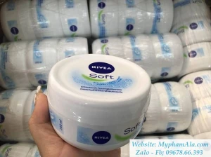 KEM DƯỠNG ẨM CHỐNG NẺ CHO MẶT VÀ TOÀN THÂN NIVEA SOFT 200ML